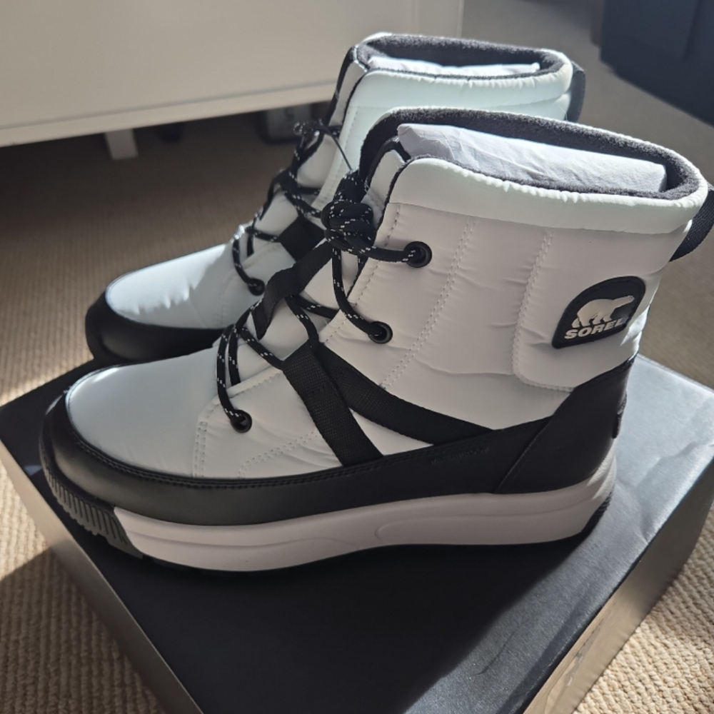 Sorel Snow Boots 9.5 - Picture 2 of 9
